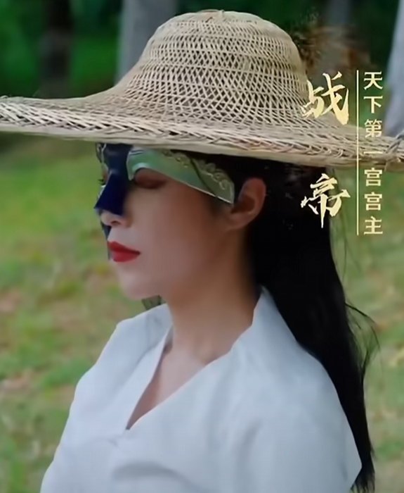 电影：狂徒下山女帝师傅超宠我
